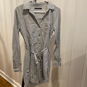 Like new! Women’s Abercrombie shirt dress.